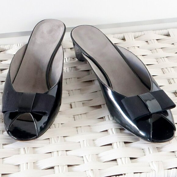 Stuart Weitzman Black Patent Leather Peep Toe Low Heel Mules Slip-on Pump Shoe 8